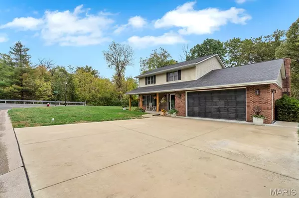 Columbia, IL 62236,237 Oak Tree DR