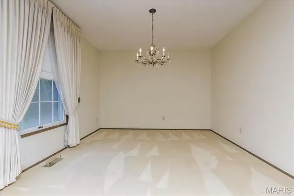 Bridgeton, MO 63044,11863 Brookington DR