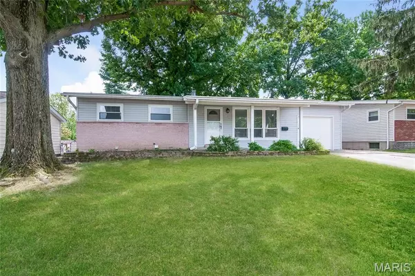 702 Lynn Haven LN, Hazelwood, MO 63042