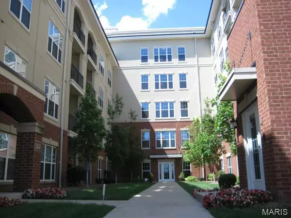 1251 Strassner DR #2303, Brentwood, MO 63144