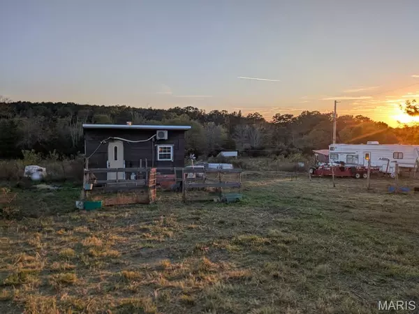 Houston, MO 65483,5865 Samoa RD