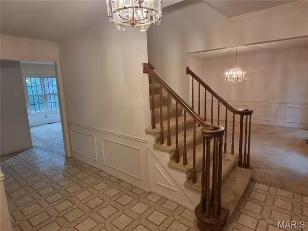 Ballwin, MO 63011,939 Wynhaven LN