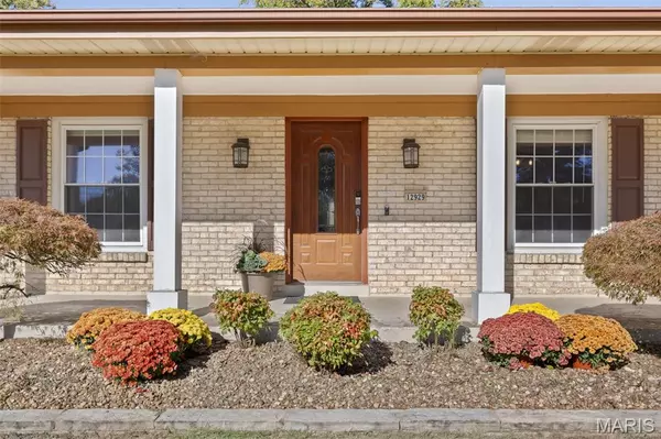 Unincorporated, MO 63146,12929 Ballantine CT