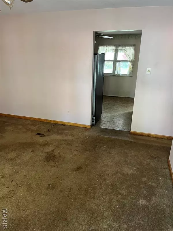 Maryland Heights, MO 63043,11848 Foxwood DR