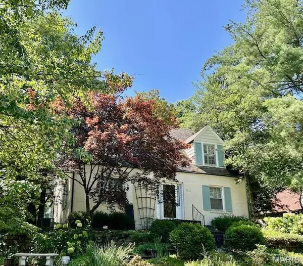 150 W Glenwood LN, Kirkwood, MO 63122