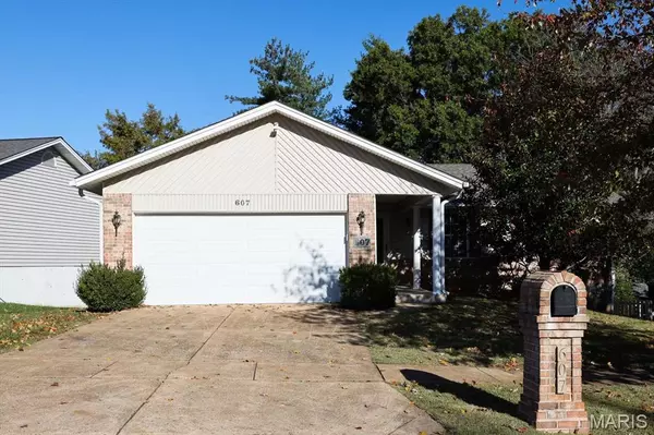 607 Rustic Valley DR, Ballwin, MO 63021
