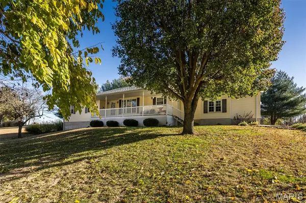 40 Ridge ST, Moro, IL 62067