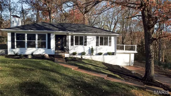 1300 Edgewood DR, Fairview Heights, IL 62208