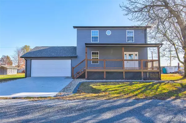 8 Maple ST, Moro, IL 62067