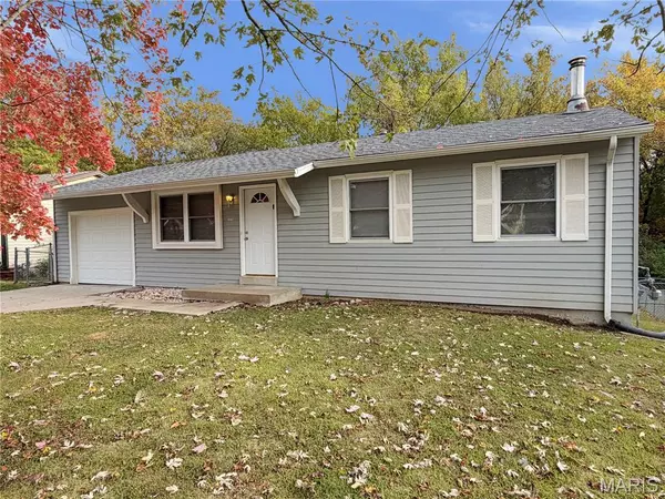 1326 Ramona LN, St Charles, MO 63304