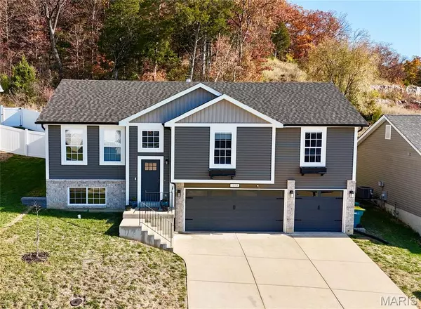 1013 Remington DR, Imperial, MO 63052