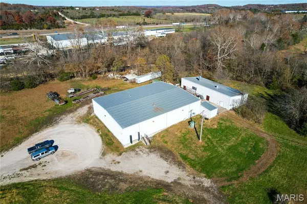 27877 Glacier Point RD, Lebanon, MO 65536