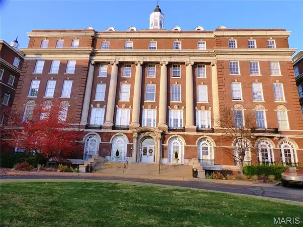 1515 Lafayette AVE #403, St Louis, MO 63104