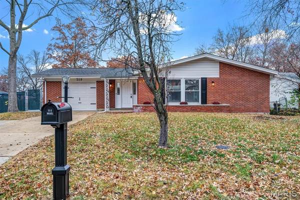 729 Wingan LN, St Louis, MO 63125