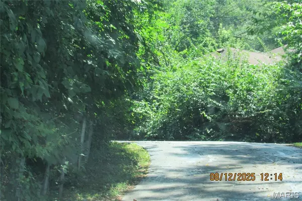 Fairview Heights, IL 62208,2720 Cliff DR