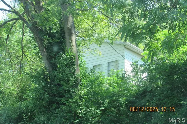 2720 Cliff DR, Fairview Heights, IL 62208