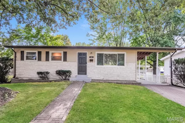 330 Moule DR, Florissant, MO 63031