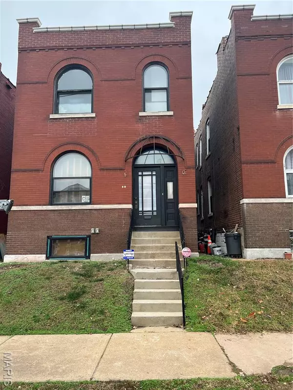 3333 Itaska ST, St Louis, MO 63111