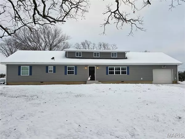 93 Dry Hollow RD, Camdenton, MO 65020