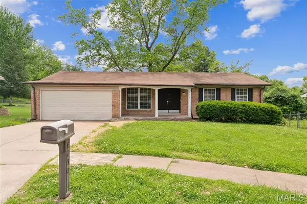 6250 Pennyrich CT, Florissant, MO 63033