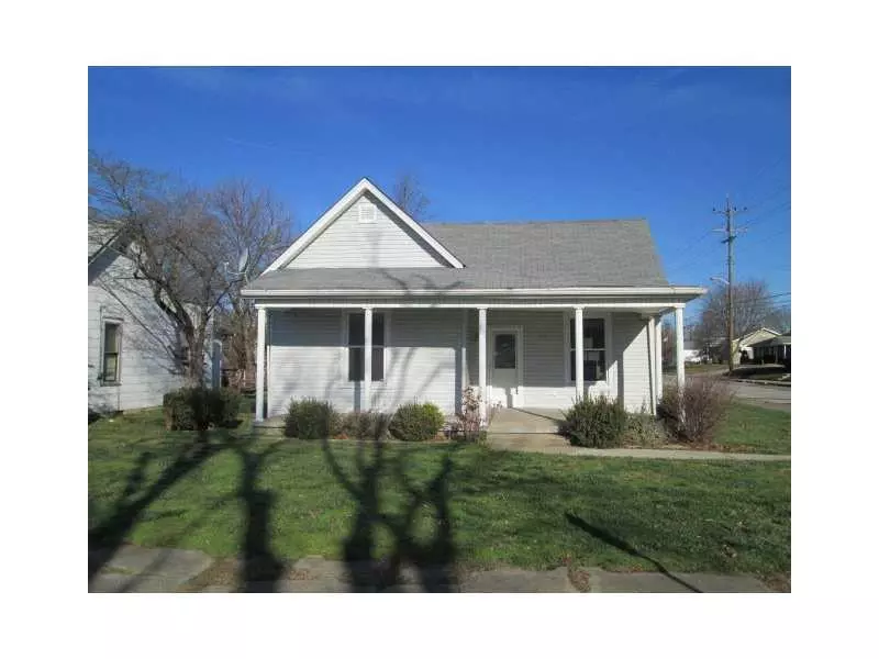 402 W 7TH ST, Seymour, IN 47274