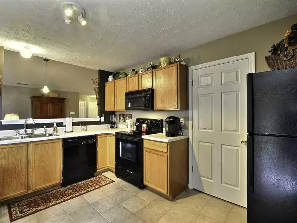 Mccordsville, IN 46055,7163 Lyndhurst XING