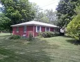 630 MULBERRY RD, Zionsville, IN 46077