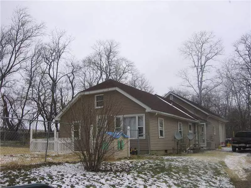 2420 S Cr 450 E., Connersville, IN 47331