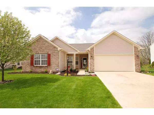 5866 W Falling Waters, Mccordsville, IN 46055