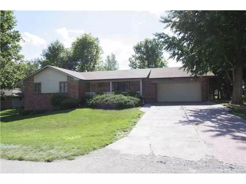 332 Victory AVE, Greenwood, IN 46142