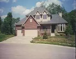 353 White Oak LN, Greenwood, IN 46142
