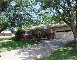 2146 WOODCREST DR, Indianapolis, IN 46227