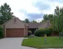 9907 SCOTCH PINE LN, Indianapolis, IN 46256