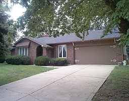 660 Meadowview LN, Greenwood, IN 46142