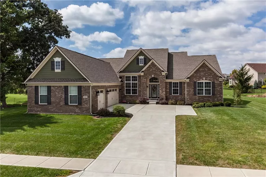 3254 Willow Bend TRL, Zionsville, IN 46077