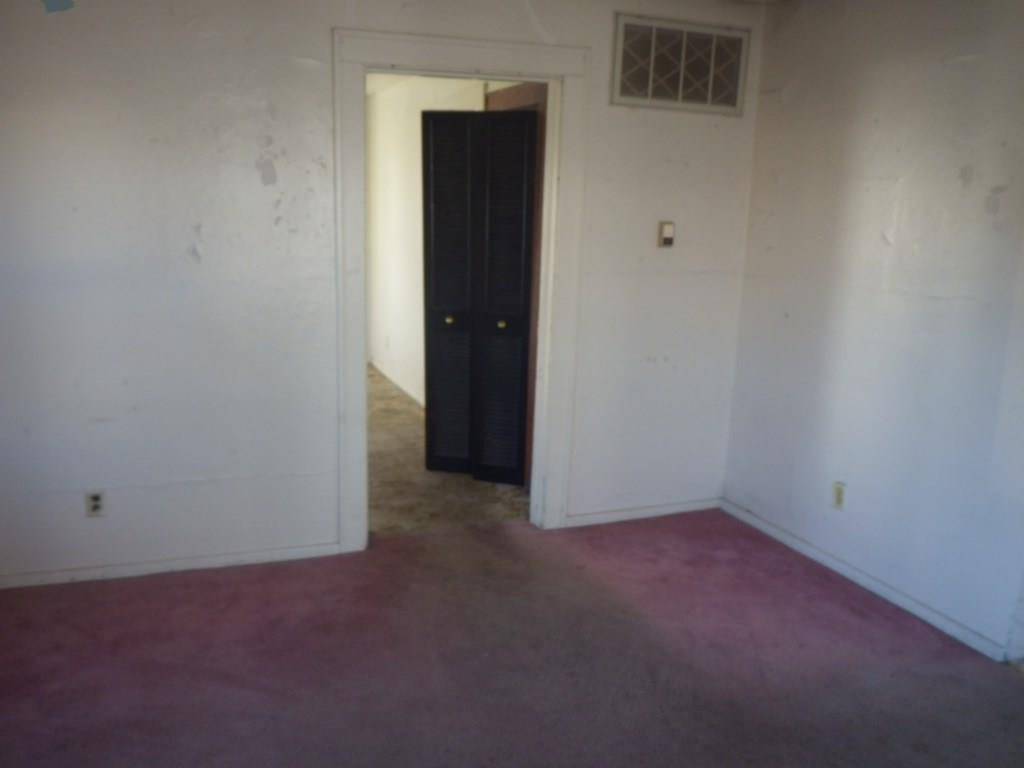 Anderson, IN 46016,2015 W 18th ST