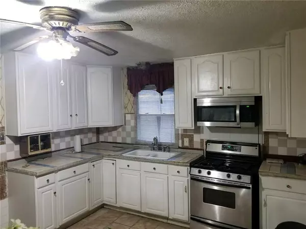 Indianapolis, IN 46222,3907 Kalmar DR