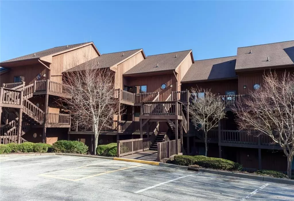 Bloomington, IN 47401,3996 E Eagle Bay DR #33