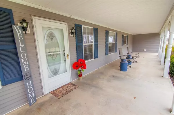 Summitville, IN 46070,578 E 1550 RD N
