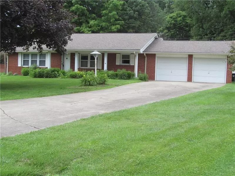 2185 Dogwood TRL, Seymour, IN 47274