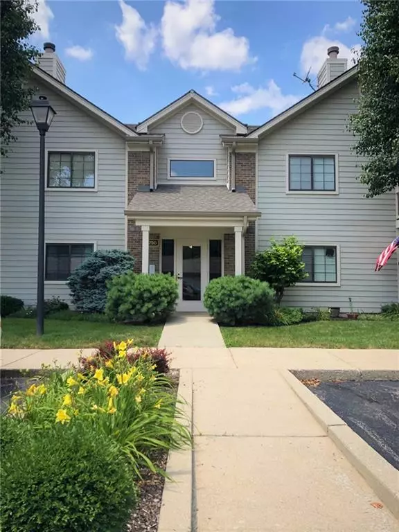 Carmel, IN 46032,11750 Glenbrook CT #206