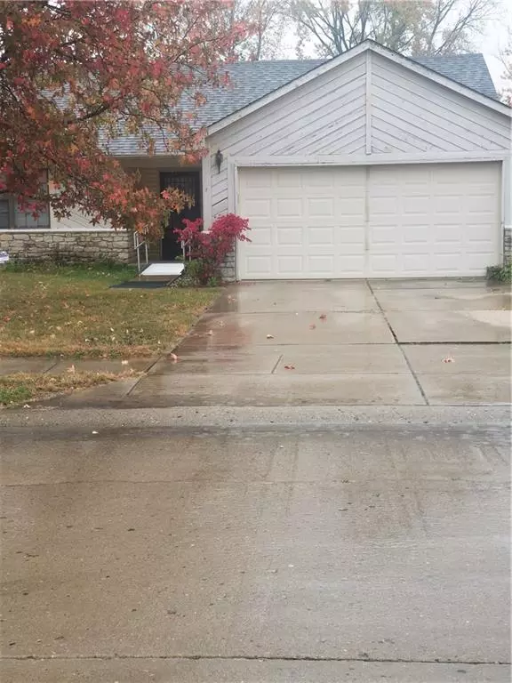 Indianapolis, IN 46235,9730 English Oak PL