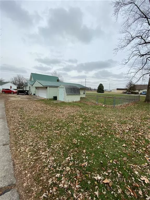 Wilkinson, IN 46186,123 G ST