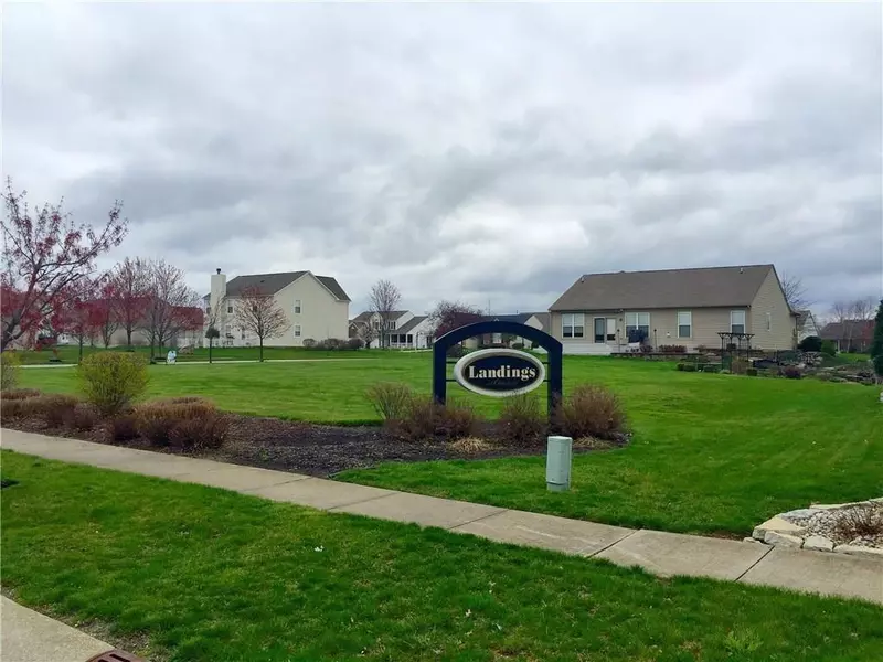 517 Parkhurst CT, Greenwood, IN 46142