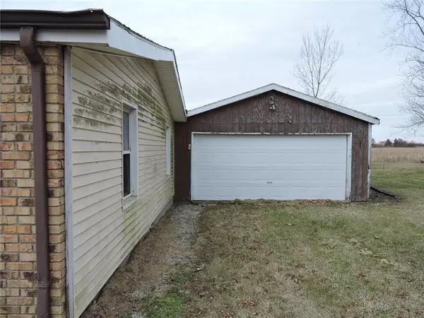Lizton, IN 46149,9872 N State Road 39