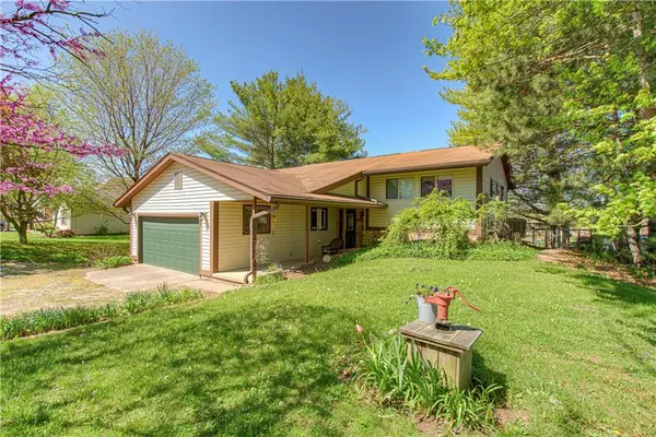 9081 N Pumpkinvine RD, Fairland, IN 46126