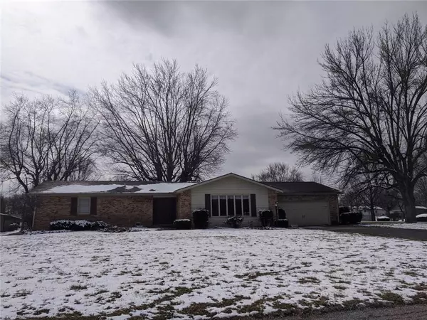 281 E Rivercrest Drive, Rushville, IN 46173