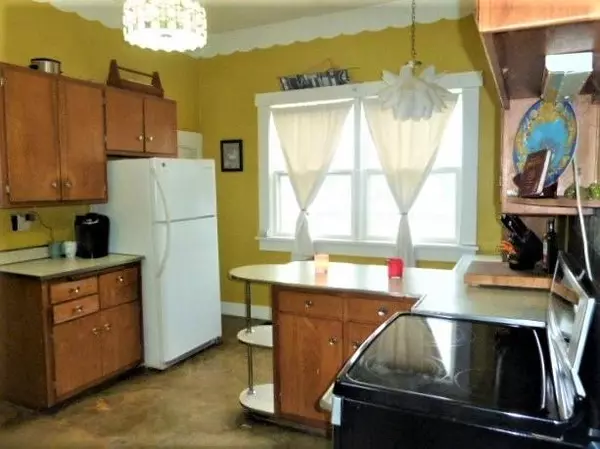 Arcadia, IN 46030,108 S West ST