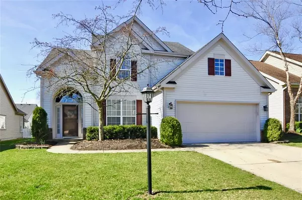 10215 Lauren PASS, Fishers, IN 46037