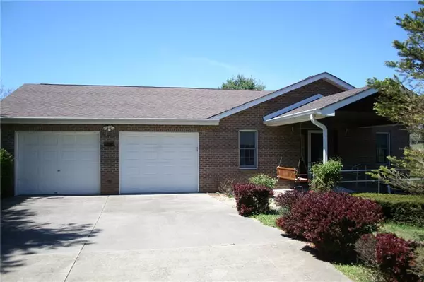 9044 Grandview RD, Columbus, IN 47201